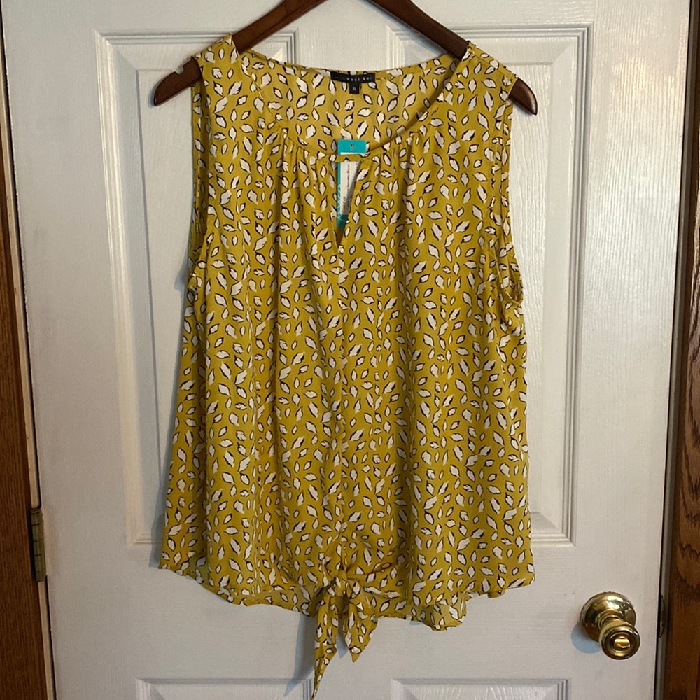 West Kei sleeves blouse size XL with tags